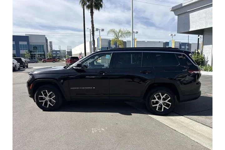 $29850 : Jeep Grand Cherokee L 2024 4 image 6