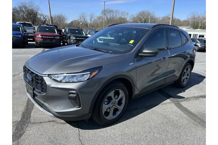 $28997 : Ford Escape 2025 ST-Line 4dr image 3