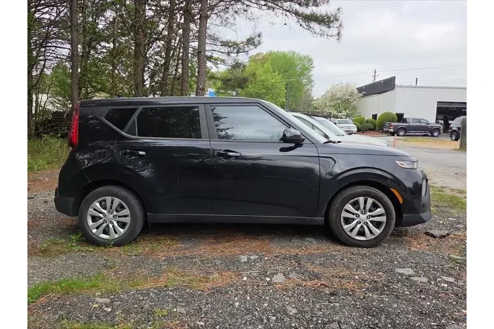 $14990 : Kia Soul 2021 LX 4dr Crossov image 6