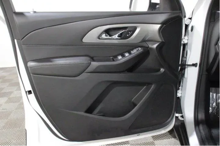 $29998 : Chevrolet Traverse 2023 LT C image 6
