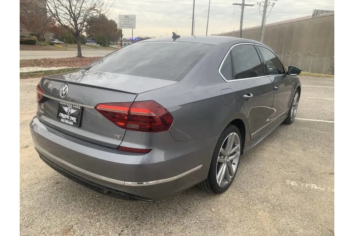 $9995 : 2017 Passat 1.8T R-Line image 6