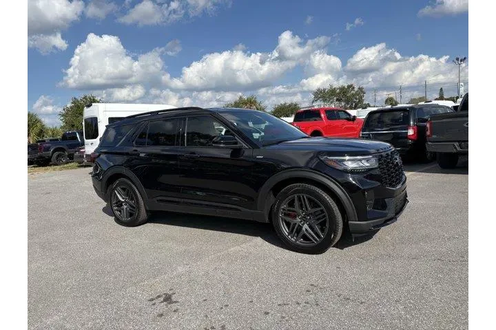 $39993 : Ford Explorer 2025 ST-Line 4 image 2