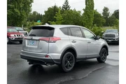 $21995 : Toyota RAV4 2017 AWD LE 4dr thumbnail
