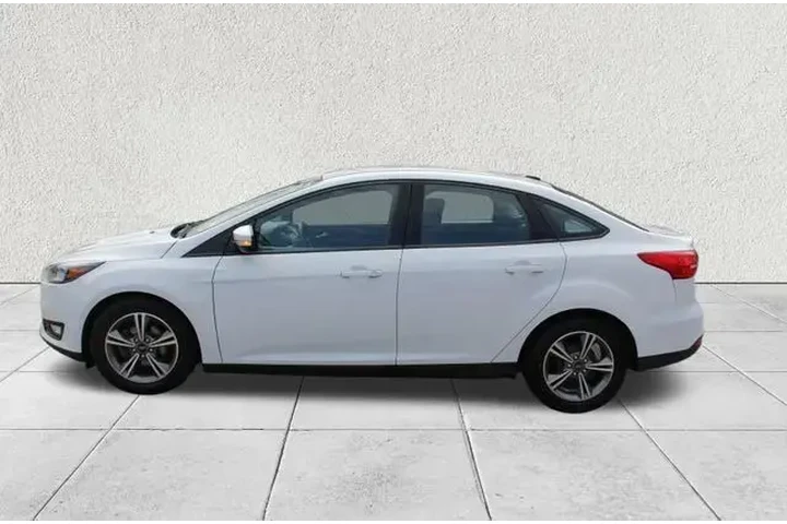 $8995 : Ford Focus 2018 SE 4dr Sedan image 5