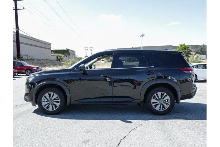 $30998 : Nissan Pathfinder 2025 S 4dr image 7
