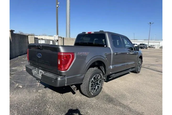 $39911 : Ford F-150 2022 4x4 XLT 4dr image 7