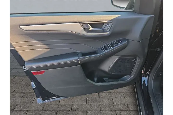 $16995 : Ford Escape 2022 AWD SE 4dr image 10