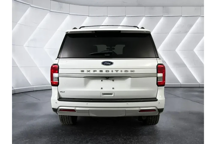 $38171 : Ford Expedition 2023 4x2 XLT image 5