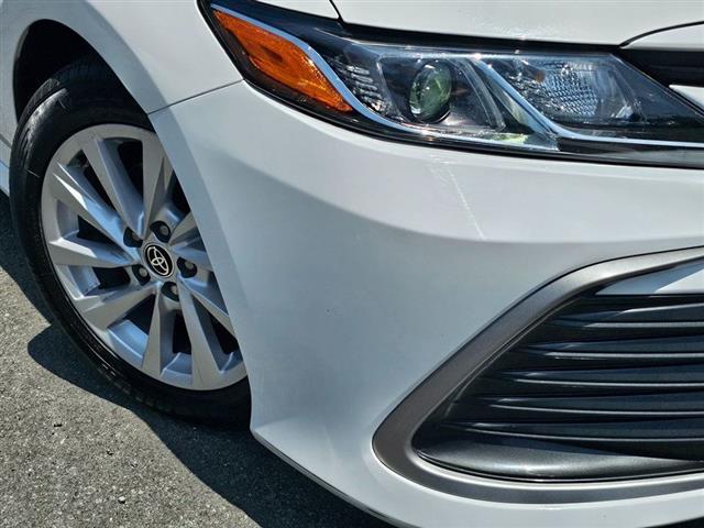 $21695 : 2022 Camry image 3