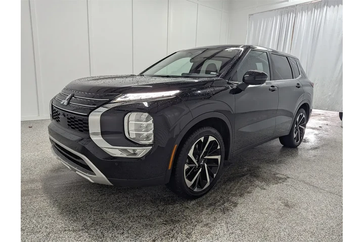 $24797 : Mitsubishi Outlander 2024 SE image 5