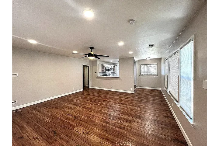 $900 : Fully Remodeled 2 Bedroom | 1 image 4