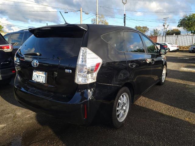 $10999 : 2013 Prius v Three image 8