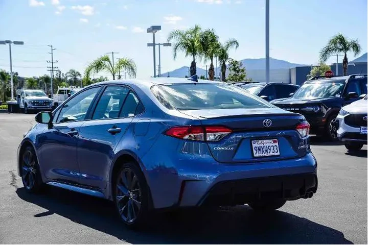 $22855 : Toyota Corolla Hybrid 2023 S image 6