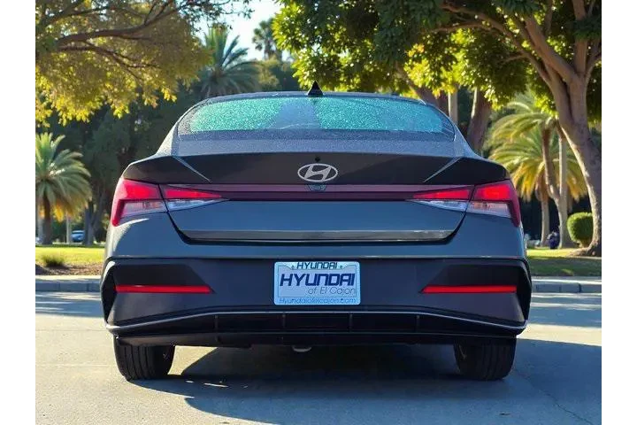 $17900 : Hyundai ELANTRA 2024 SEL 4dr image 6
