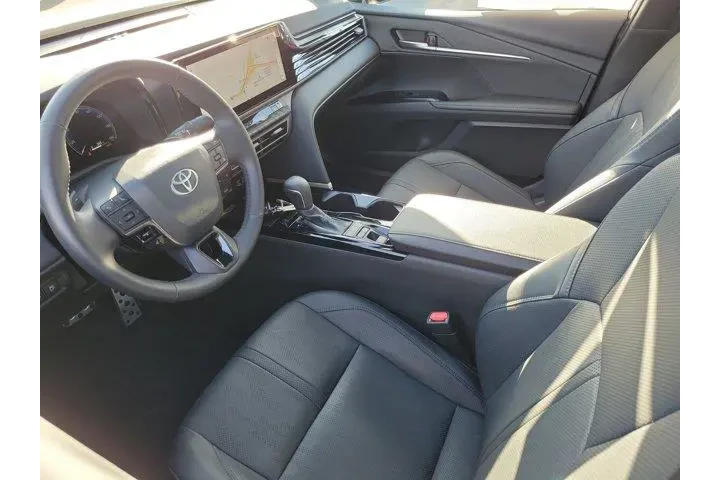 $37349 : Toyota Camry 2025 SE 4dr Sed image 3