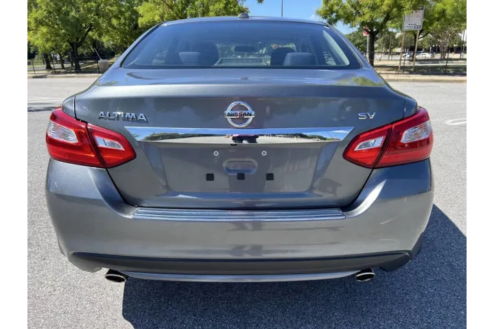 $8500 : 2016 Altima 2.5 SV image 7