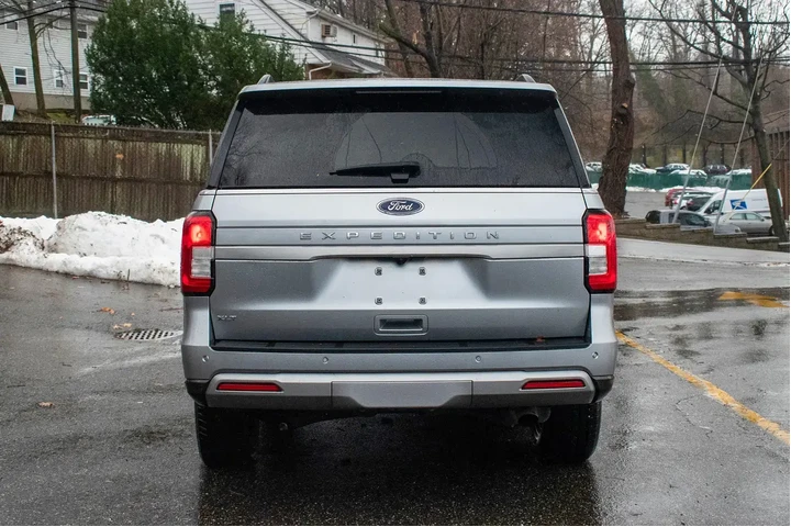 $33795 : Ford Expedition 2024 4x2 XLT image 7
