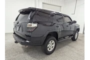 $31797 : Toyota 4Runner 2021 4x2 SR5 thumbnail