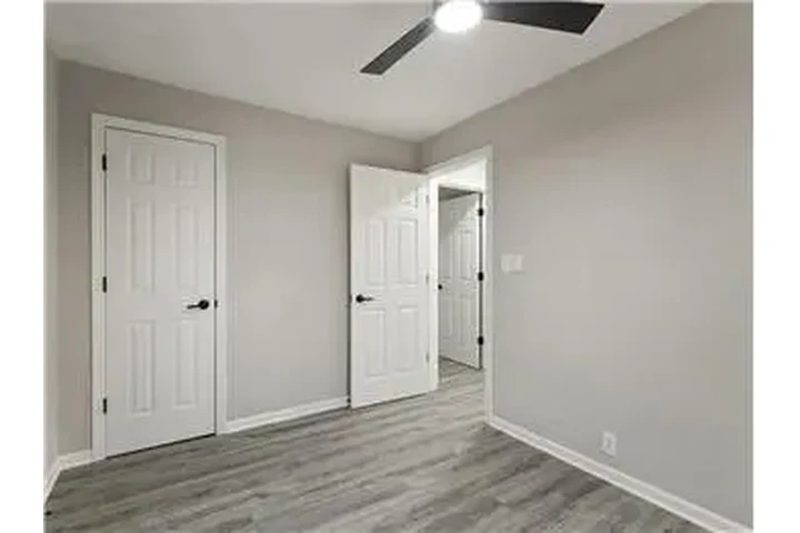 $1100 : Rental property with 2 bedro image 10