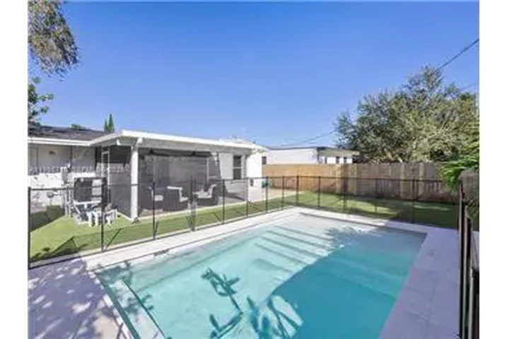 $5450 : Rental property with 4 bedro image 5