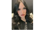 Salvadoreña hermosa en Los Angeles