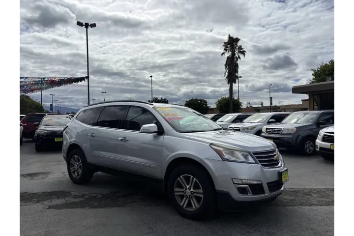 $12999 : 2017 Traverse LT image 4