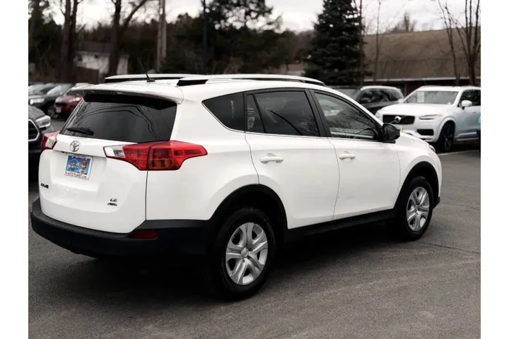 $15995 : 2015 RAV4 LE image 10