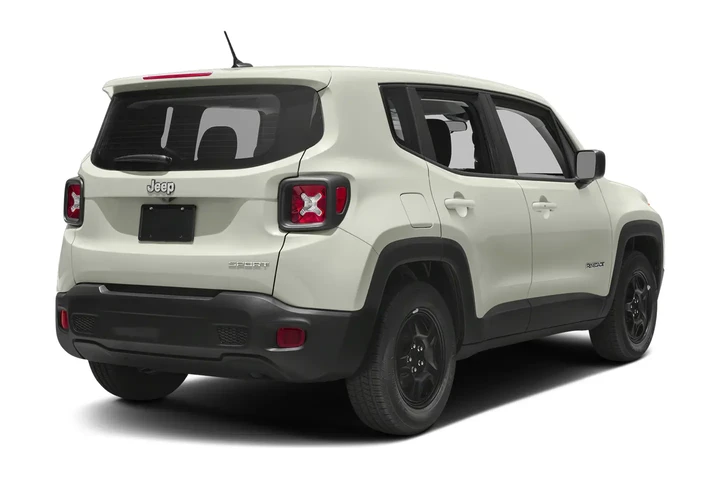 2018 Renegade Latitude image 3