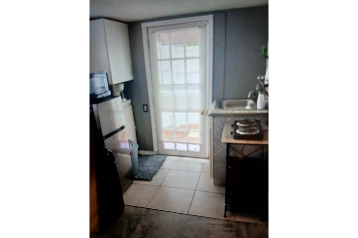 $800 : Amplio studio image 3