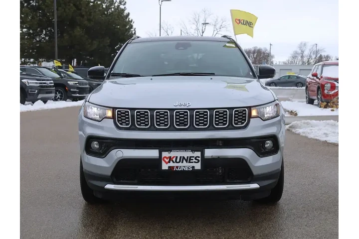 $26977 : Jeep Compass 2025 4x4 Limite image 2