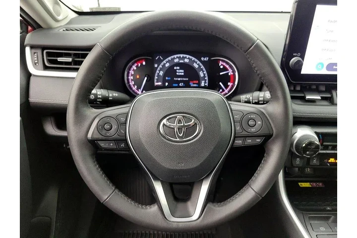 $34998 : Toyota RAV4 2023 AWD XLE Pre image 10