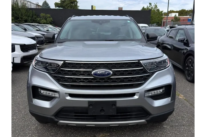 $26477 : Ford Explorer 2022 AWD XLT 4 image 2