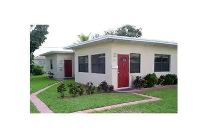 $1350 : Rental property with 1 bedro image 1