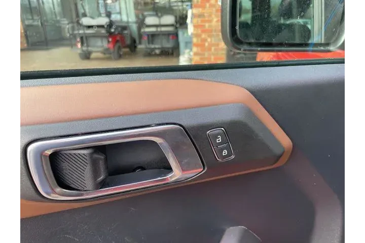 $39992 : Ford Bronco 2022 4x4 Base Ad image 6