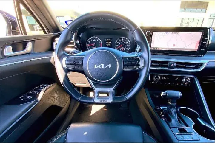 $23947 : Kia K5 2023 GT-Line 4dr Seda image 6