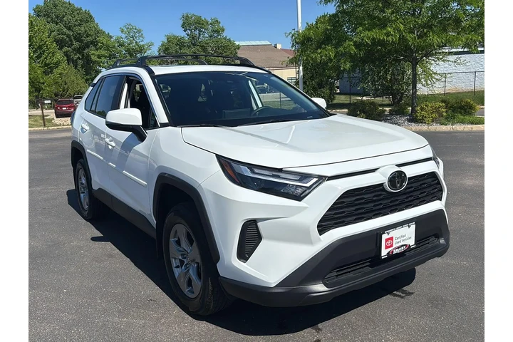 $38278 : Gold Certified 2025 RAV4 XLE image 10