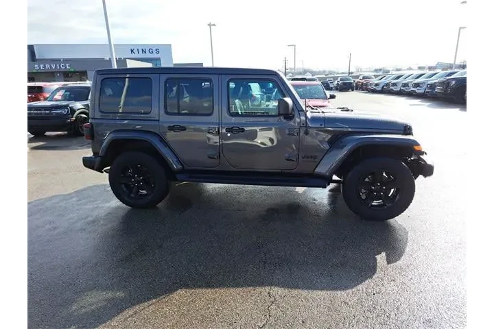 $31608 : Jeep Wrangler Unlimited 2022 image 6