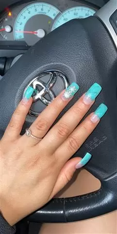 Selarom_nails image 1