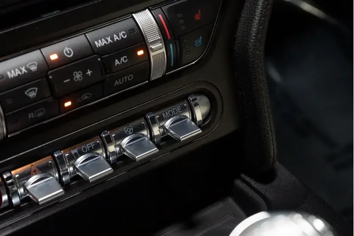 $38995 : Ford Mustang 2015 GT 50 Year image 9