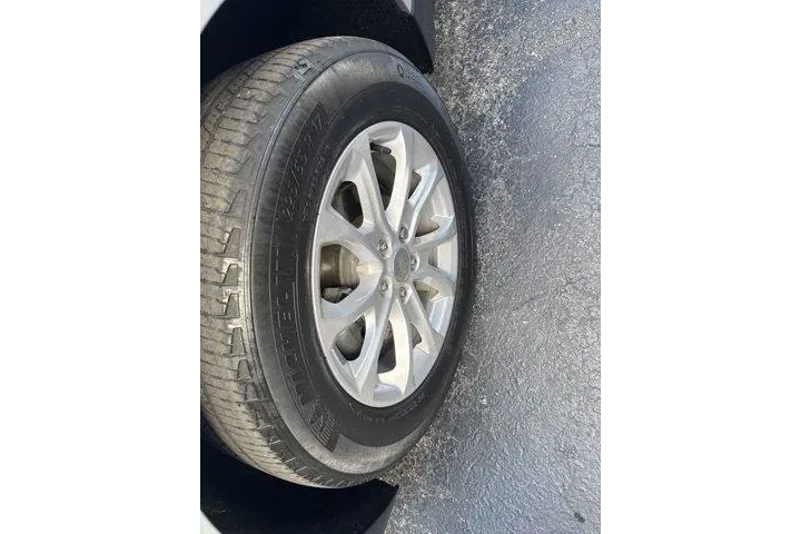 $15991 : Chevrolet Equinox 2021 LT 4d image 10