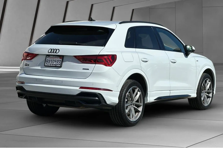 $20000 : Audi Q3 2021 AWD quattro S l image 4