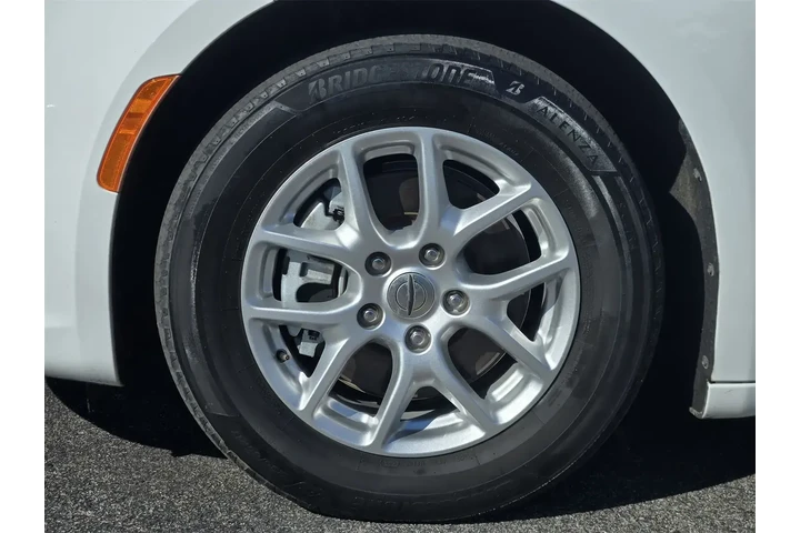 $22993 : Chrysler Pacifica 2022 Touri image 10