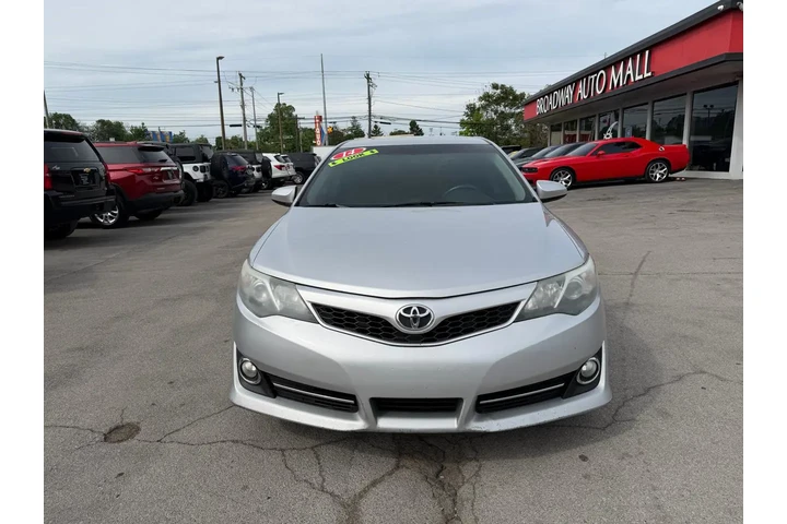 2014 Camry SE image 6