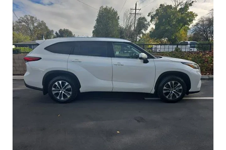 $34995 : Toyota Highlander 2021 AWD X image 3