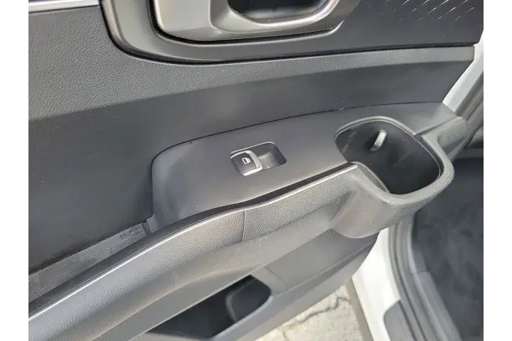 $22990 : Kia Sorento 2024 S 4dr SUV image 10