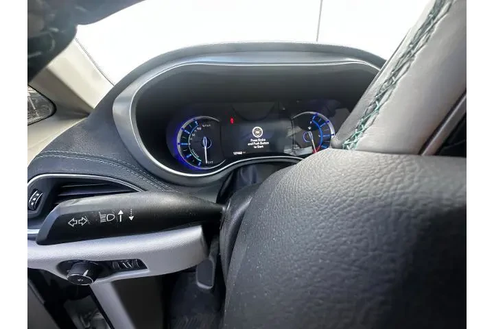 $13400 : Chrysler Pacifica Hybrid 201 image 5