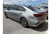 $18988 : Kia Forte 2023 LXS 4dr Sedan thumbnail