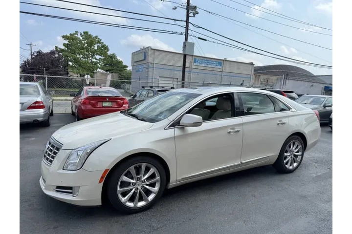 $8399 : 2013 XTS Premium Collection image 6