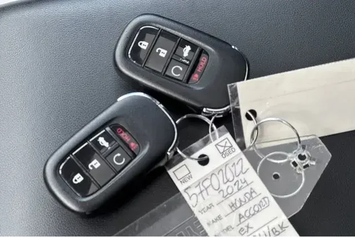 $24991 : Honda Accord 2024 EX 4dr Sed image 10