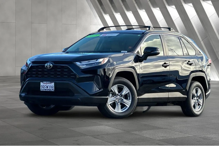 $32900 : Toyota RAV4 Hybrid 2025 AWD image 2
